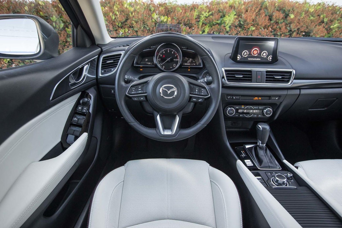 Xe Mazda 3 2019 có màn hình giải trí 7inch