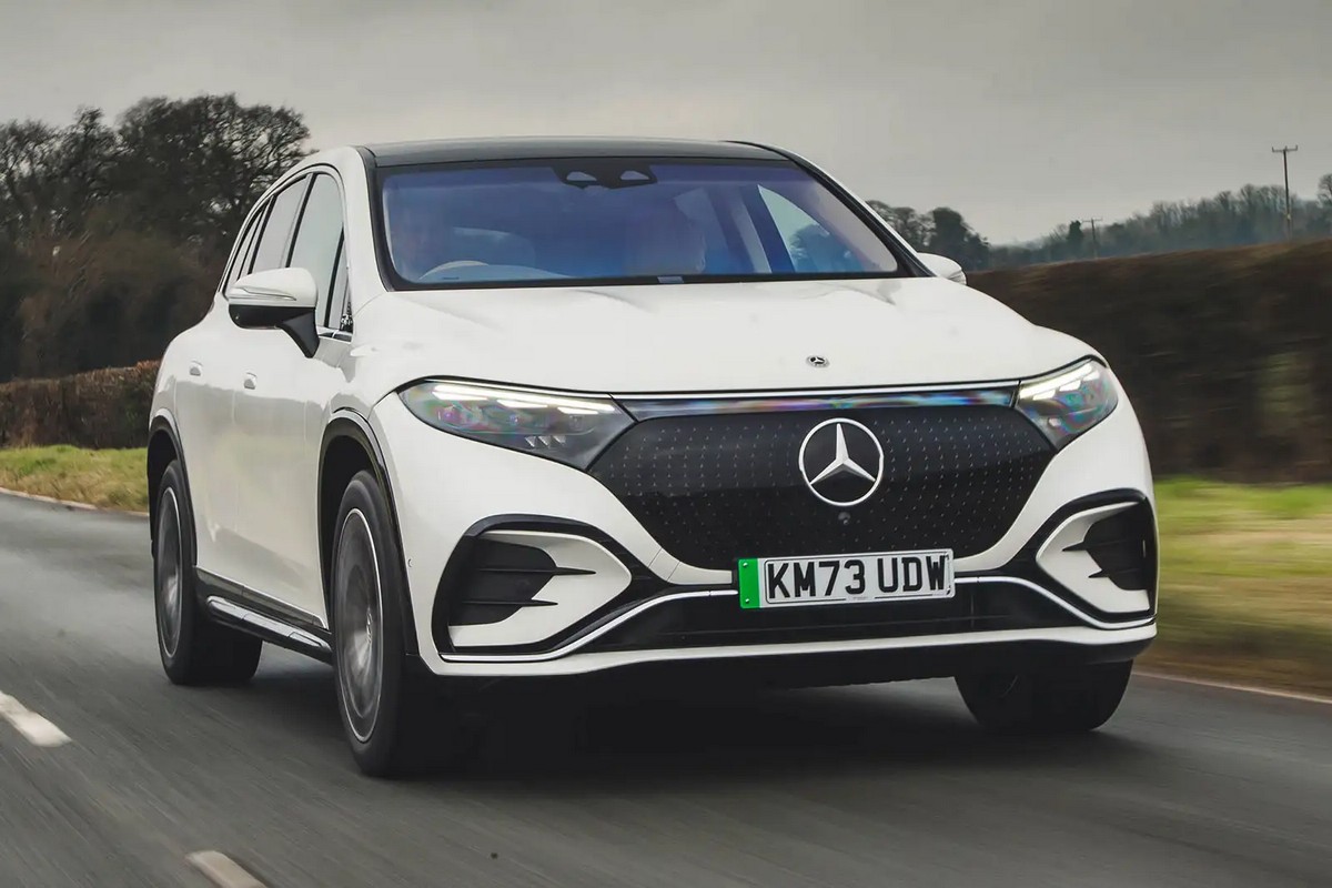 Thiết kế đầu xe Mercedes EQS SUV 